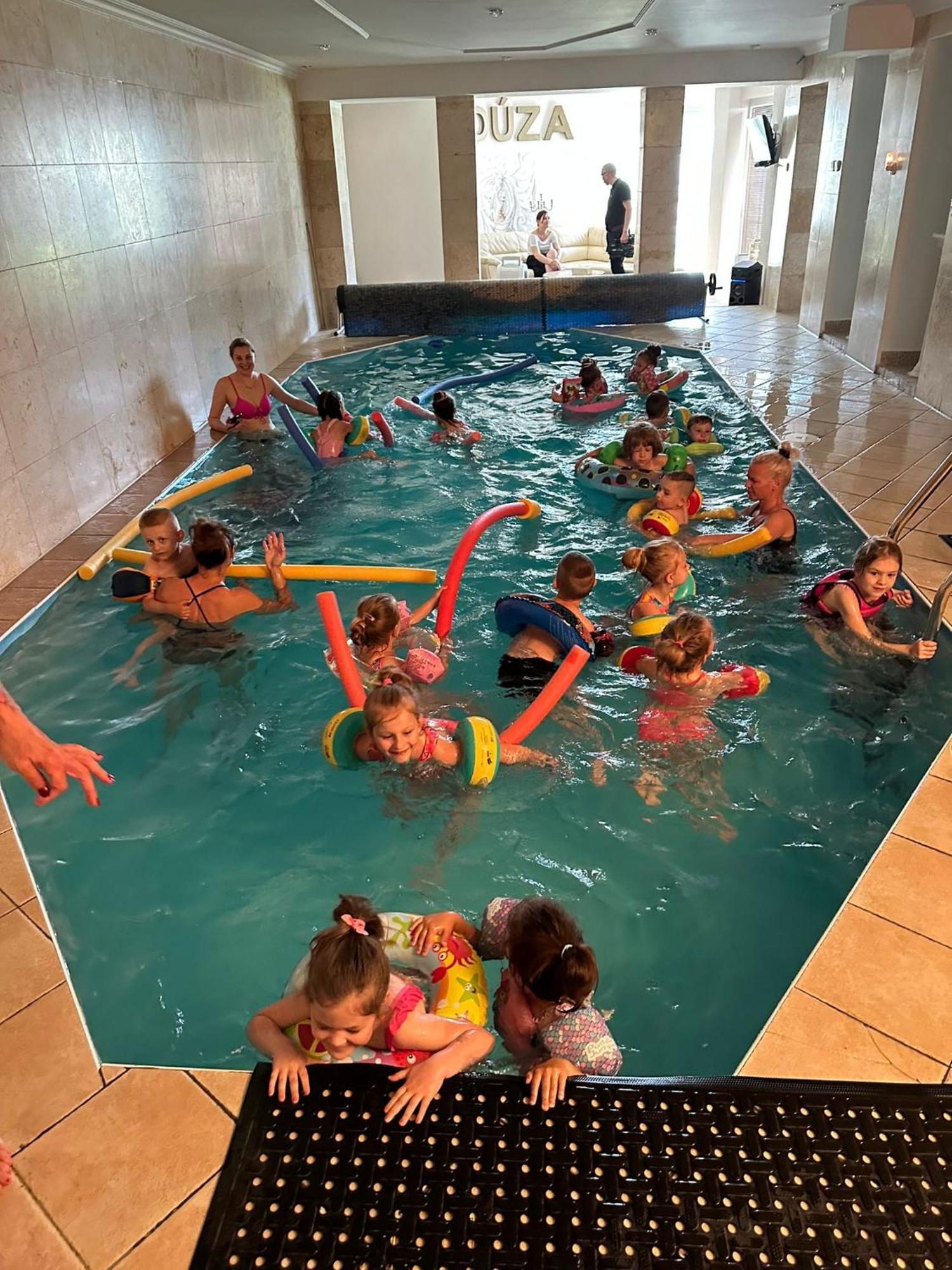 Meduza Wellness Spa S Ubytovanim Hlohovec Eksteriør bilde