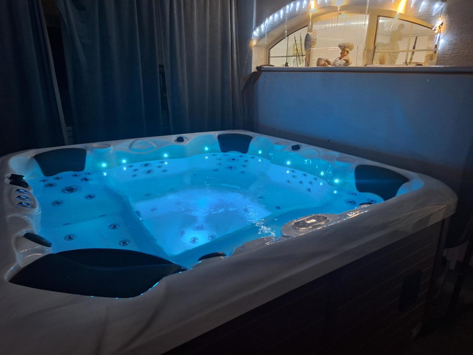 Meduza Wellness Spa S Ubytovanim Hlohovec Eksteriør bilde