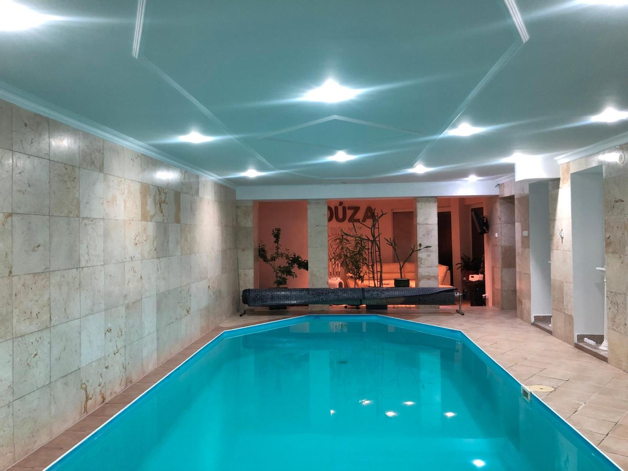 Meduza Wellness Spa S Ubytovanim Hlohovec Eksteriør bilde